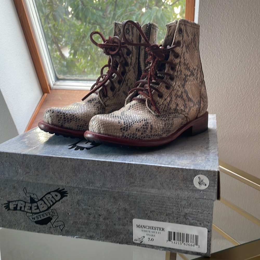 Freebird by Steven snake boots